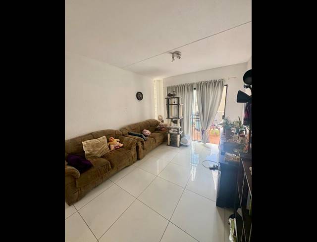 2 BEDROOM APARTMENT FOR SALE IN GLENHAZEL